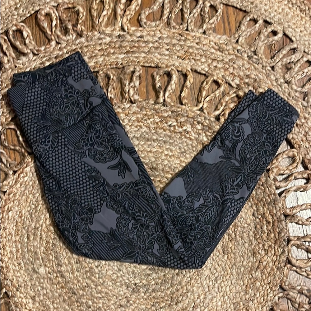 Nike Dri-Fit Black and Gray Patterned Leggings